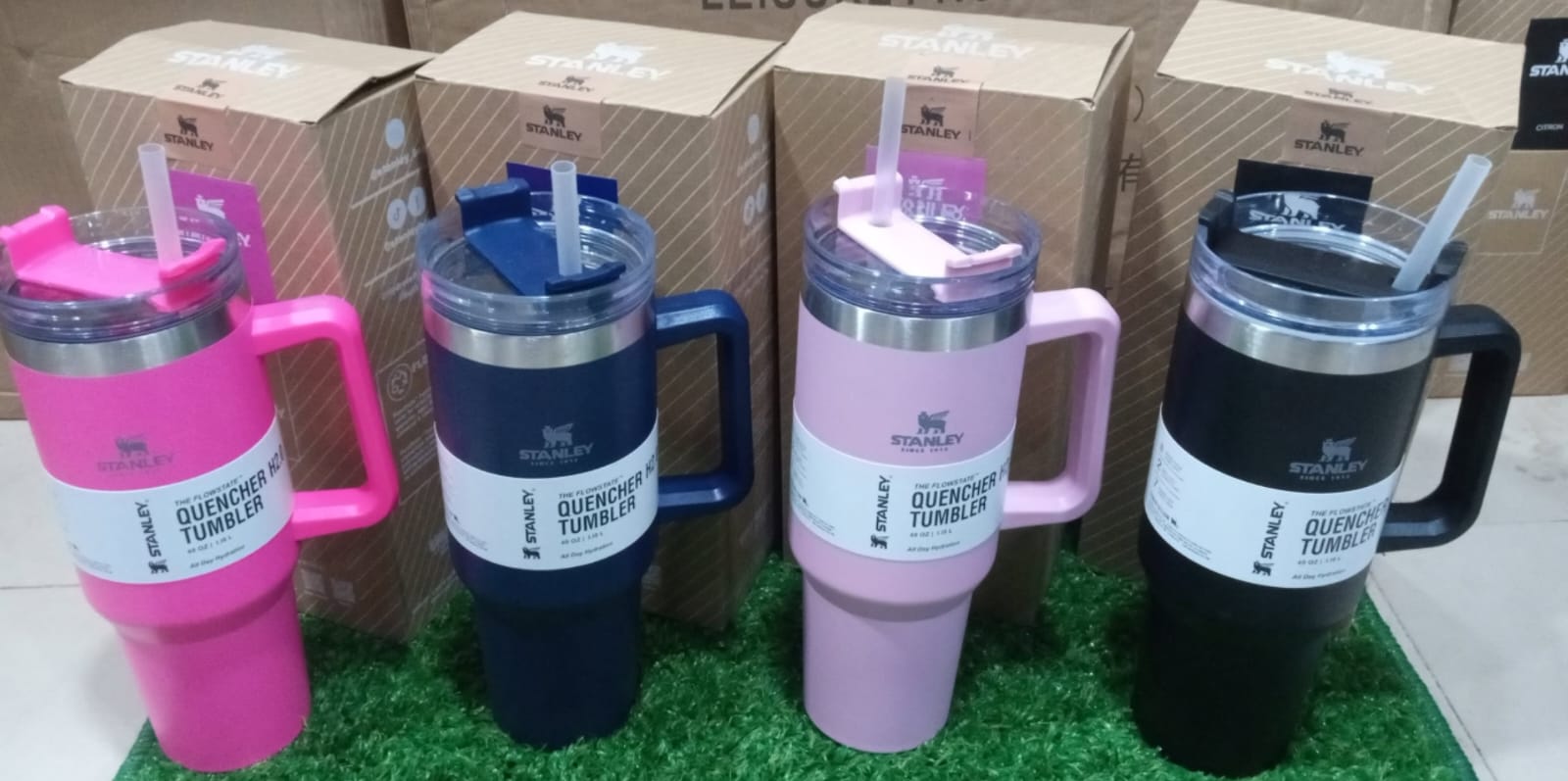 Stanley 40 Oz Vacuum Insulated Tumbler – With Straw & Box