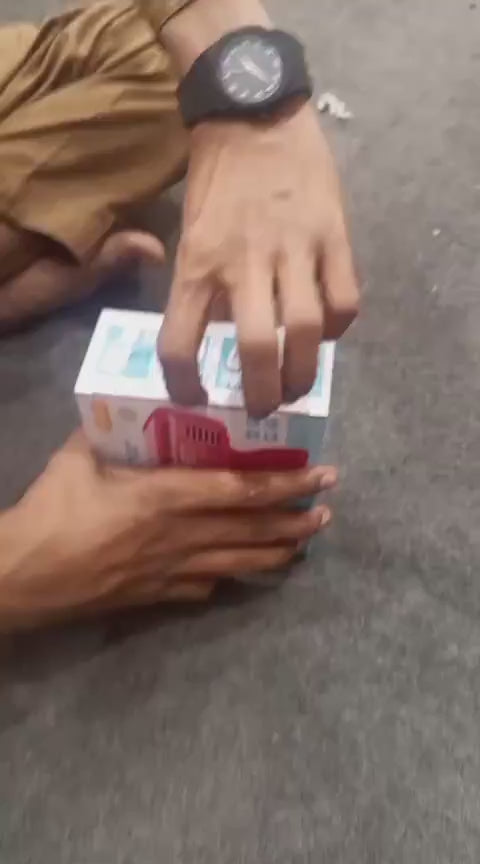 Video electric-bubble-blower-gun-for-kids-with-bubble-solution-tray